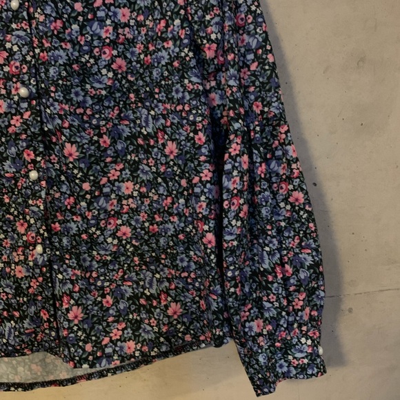 Women’s buttoned down shirt - Picture 2 of 4